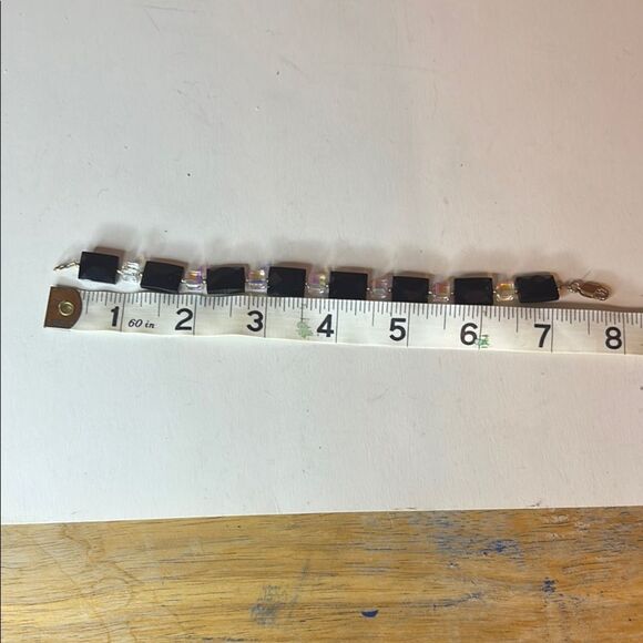 Black and Clear Geometric Glass Faceted Beaded Bracelet 7.5” - Picture 4 of 4